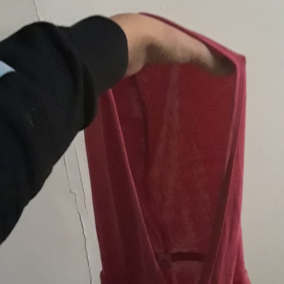 Red sweater - Picture 2 of 4